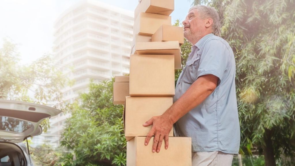 Moving safely part two: how to protect your spine during heavy lifting